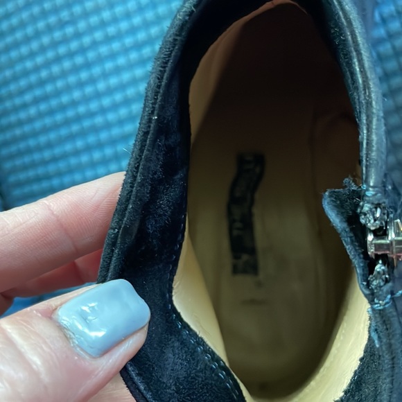 Vero Cuoio “The Seller” suede booties - Picture 5 of 7